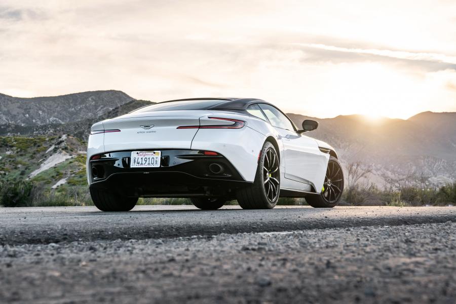  Aston Martin DB11 AMR 2019 года  (NA) (фото 6 из 40)
